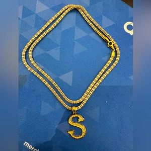 10kt gold chain and charm